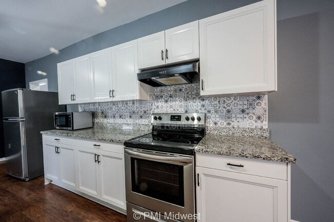 Foto del edificio - 3159 E Washington St