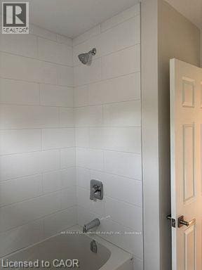 Building Photo - 5648 Royal Manor Dr