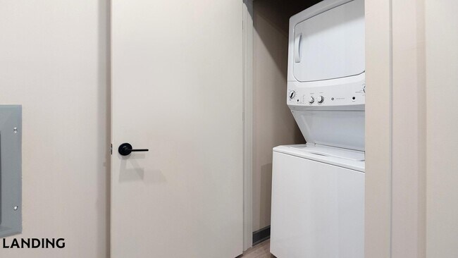 Foto del edificio - 645 N Front St