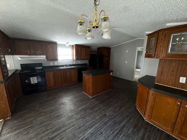 Building Photo - 141 Fox Meadow Dr