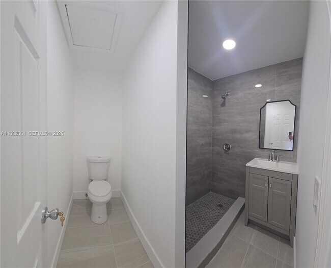 Foto del edificio - 9610 Johnson St