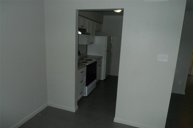 Building Photo - 16111 Aspenglenn Dr