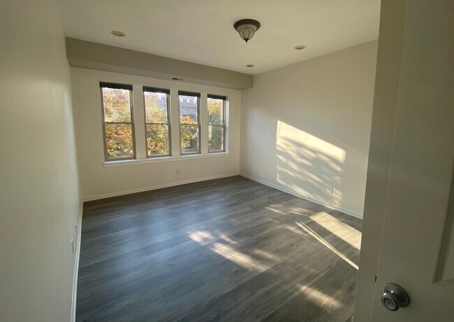 Dormitorio principal - 2060 W Fargo Ave