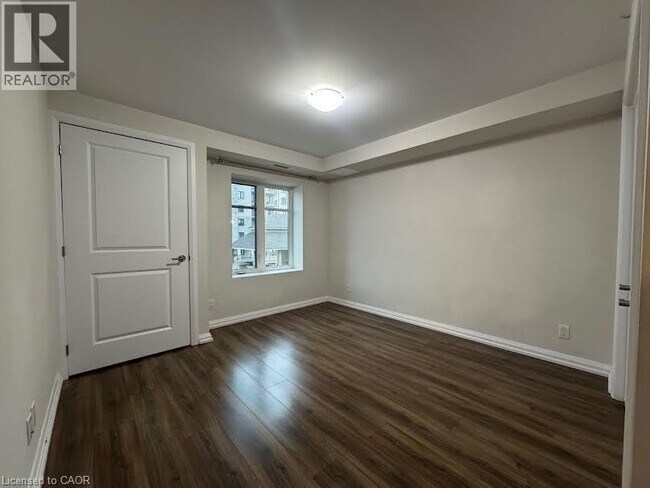 Photo du bâtiment - 778 Laurelwood Dr