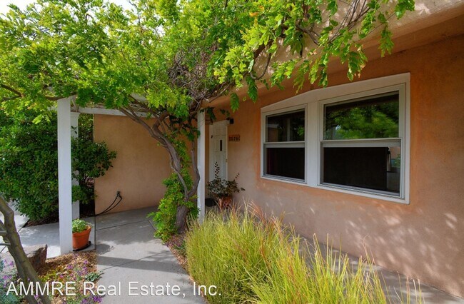 Building Photo - 3 br, 2 bath House - 1761 Dietz Lp NW