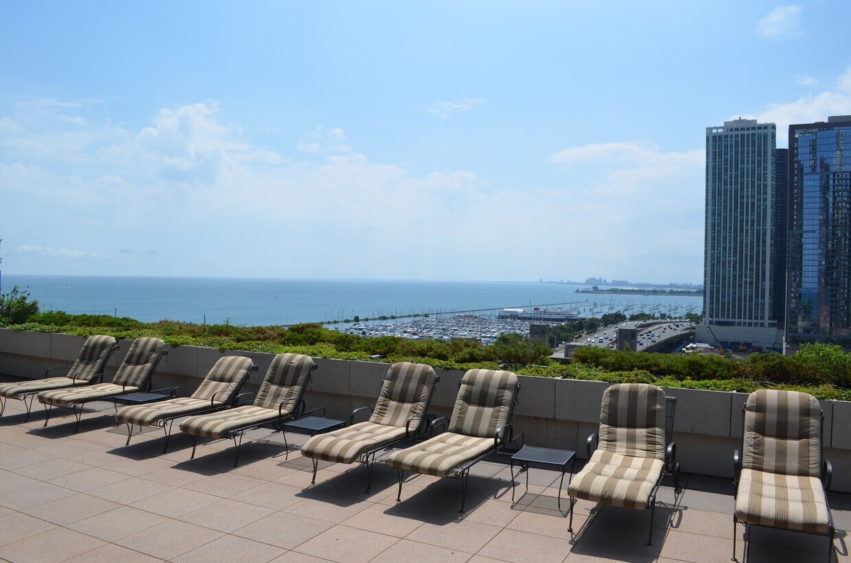 Foto principal - 474 N Lake Shore Dr