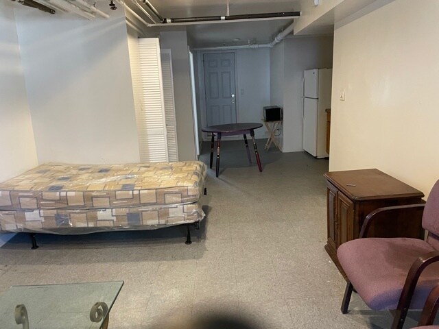 Living area - 6417 S Champlain Ave