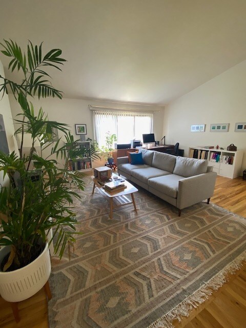 Building Photo - 82 Olcott Way