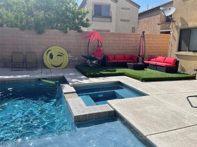 Foto del edificio - 5289 Coral Ribbon Ave