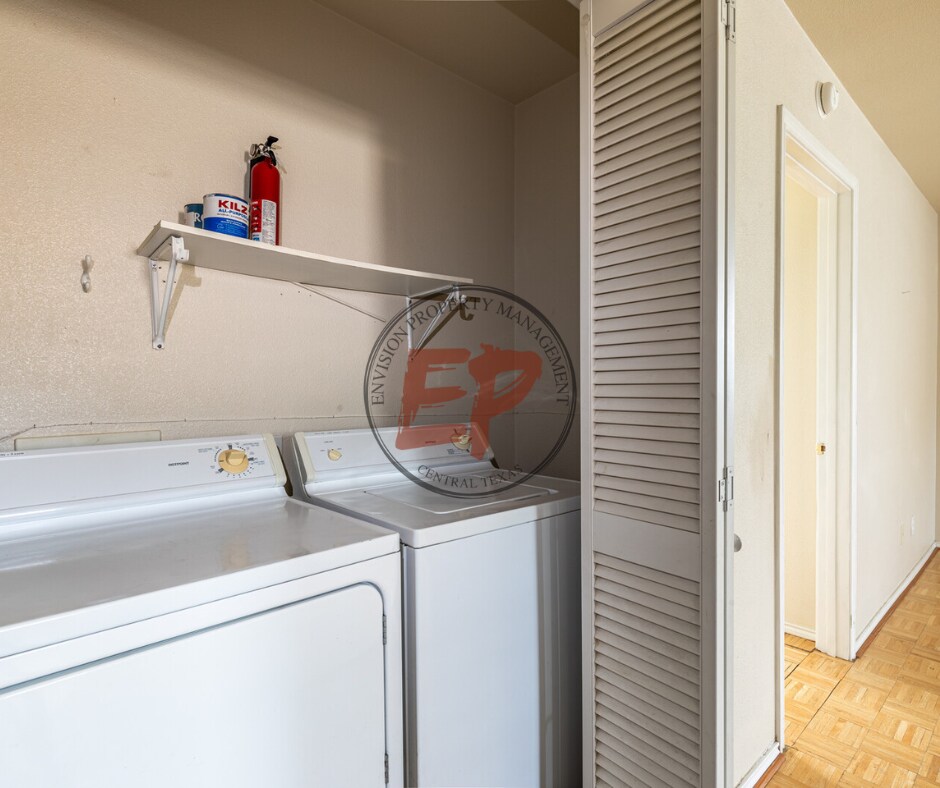 Primary Photo - 520 Live Oak St