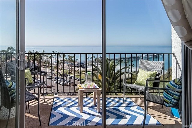 Foto del edificio - 411 Avenida Granada