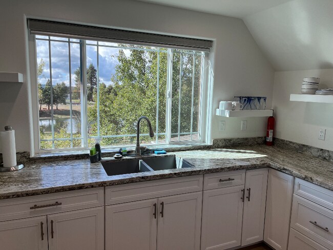 Foto del edificio - 6696 Mosquito Rd