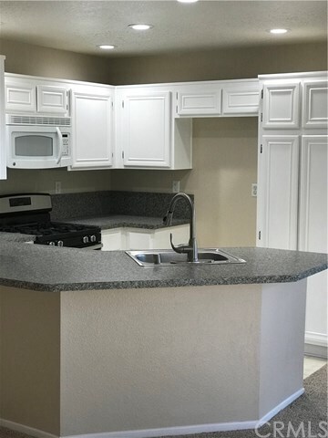 Building Photo - 2556 Avenida Del Vista