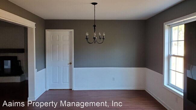 Foto del edificio - 3 br, 2 bath House - 749 Maxine St
