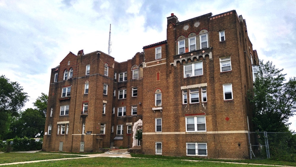 Primary Photo - Casaloma Apartments