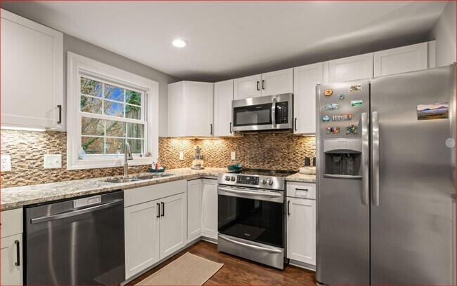 Foto del edificio - 7324 Shellburne Dr