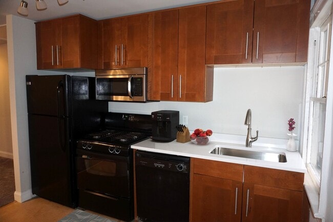 Photo - 2 Bed / 1 Bath in Wayne! Walkable Location! Apartment