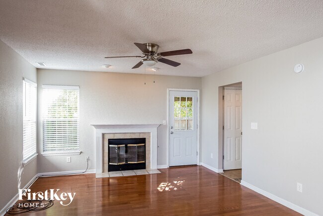 Foto del edificio - 5967 Liverpool Ln