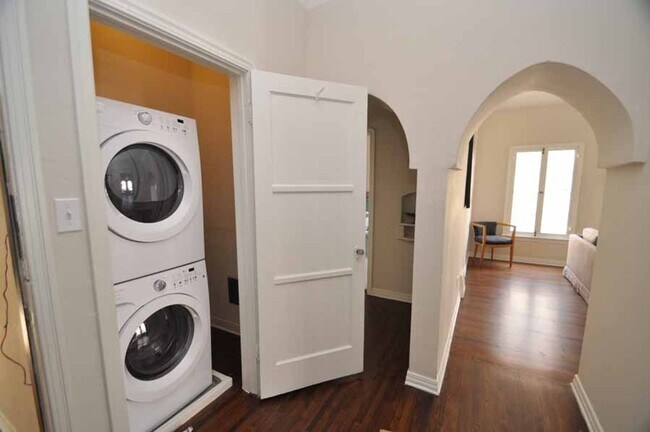 Foto del interior - 335 S Cloverdale Ave