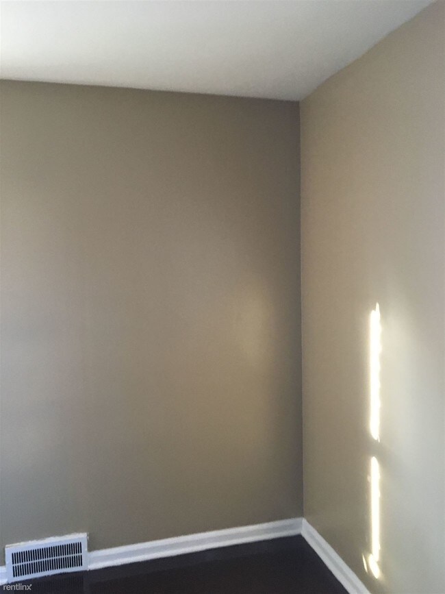 Building Photo - 3 br, 1 bath House - 563 Josephine St