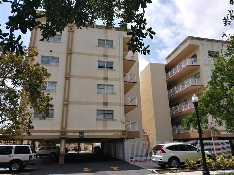 2008 Jackson St Unit E2, Hollywood, FL 33020 Condo for Rent in Hollywood, FL
