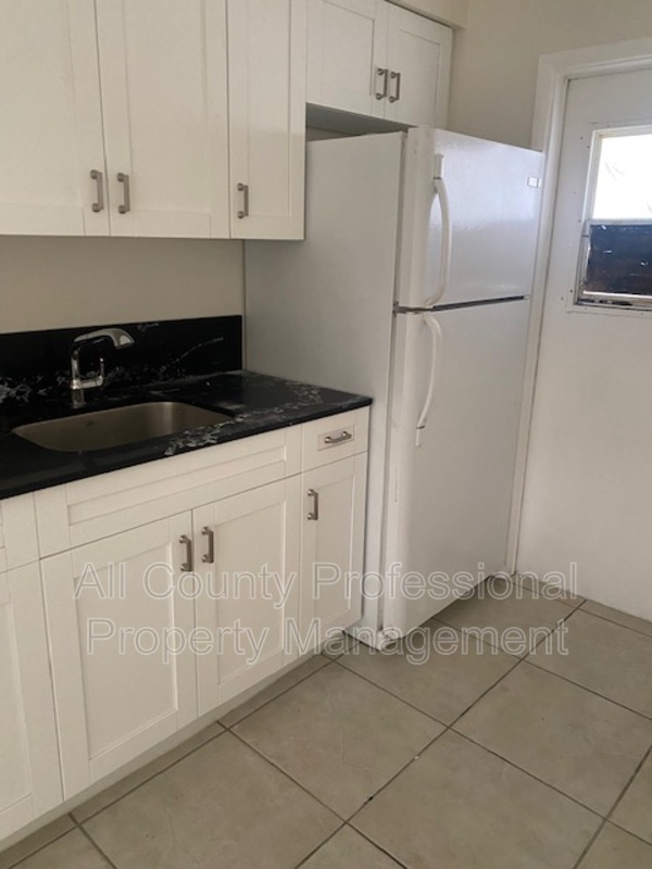 Foto del edificio - 6032 Pierce St