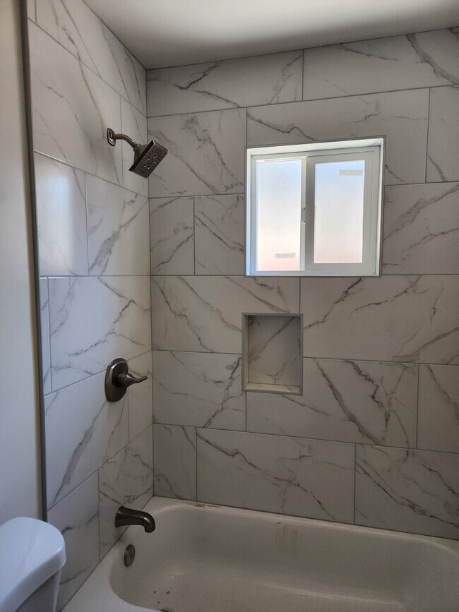 Photo - 466 E 60th St House