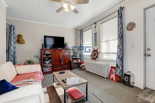 Building Photo - 243 Cedar St