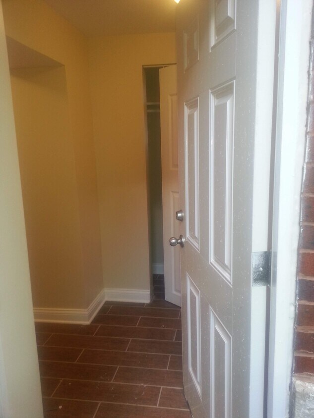 Foto principal - 5647 W Leland Ave
