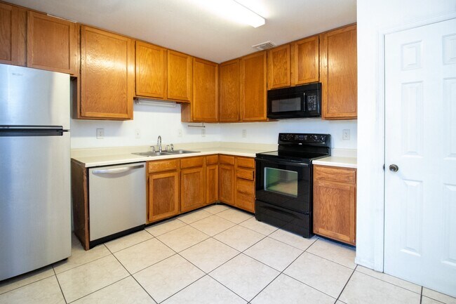 Foto del edificio - 2304 Clubside Dr