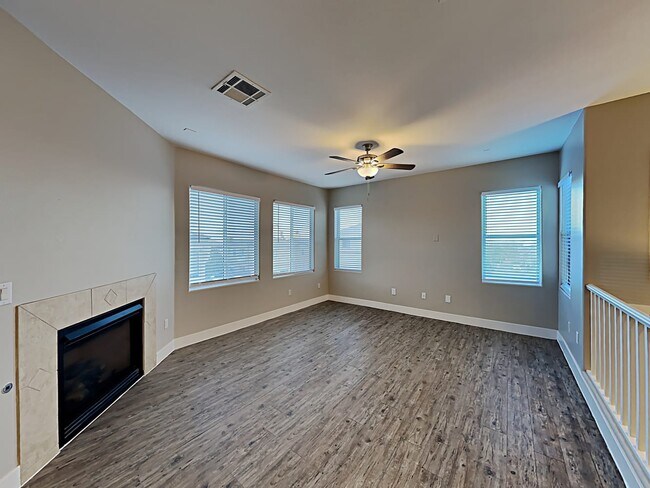 Building Photo - 10624 Calf Creek Ct