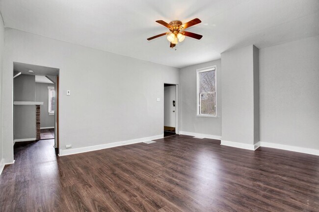 Foto del edificio - Updated 3 Bedroom 1 Bath with Off Street P...