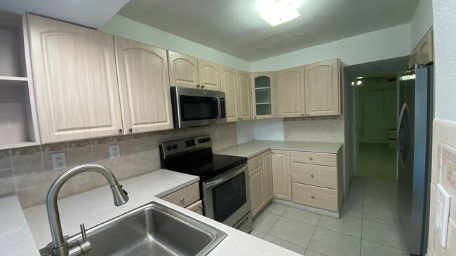 Foto del edificio - 15401 SW 144th Ct