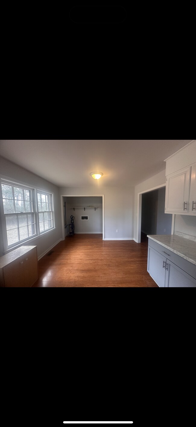 Foto del edificio - 5624 Englishtown Rd