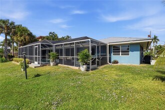 Building Photo - 2211 Bayview Rd