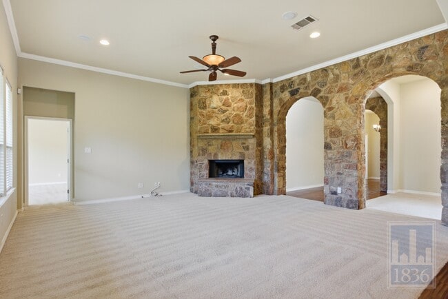 Building Photo - 15105 General Williamson Dr