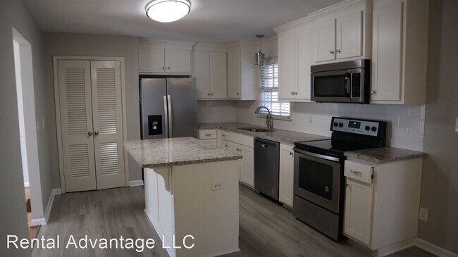 Building Photo - 3 br, 2 bath House - 1092 Sherbrooke Dr
