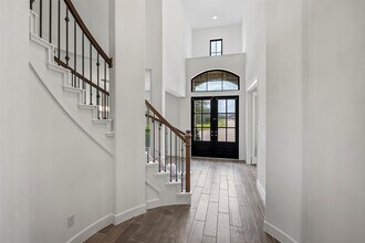 Building Photo - 28946 Parker Ridge Dr