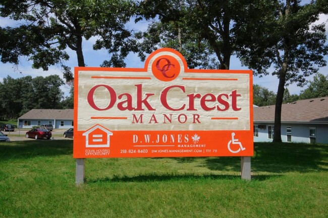 Foto del edificio - Oakcrest Manor Apartments