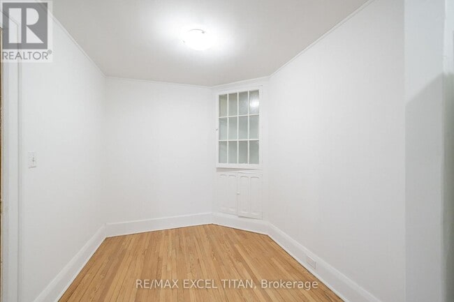 Building Photo - 4 Kingston Rd