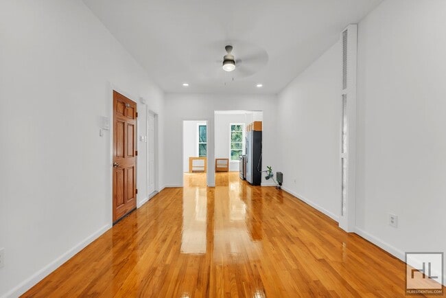 Building Photo - 474-477 7th Ave