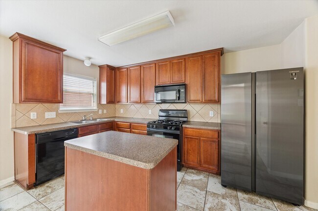 Foto del edificio - 8307 Cove Timbers Ln