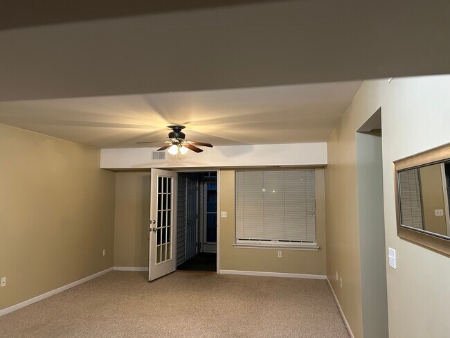 Foto del edificio - 2269 S Main St