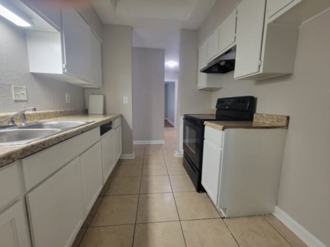 Building Photo - 3 BEDROOM * 2 BATH* -DALLAS