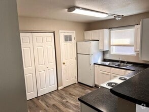 Building Photo - 214 Kronos Dr