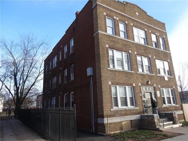 Building Photo - 116-118 Bedford St