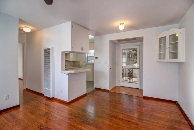 Foto del edificio - 2328 Wightman St