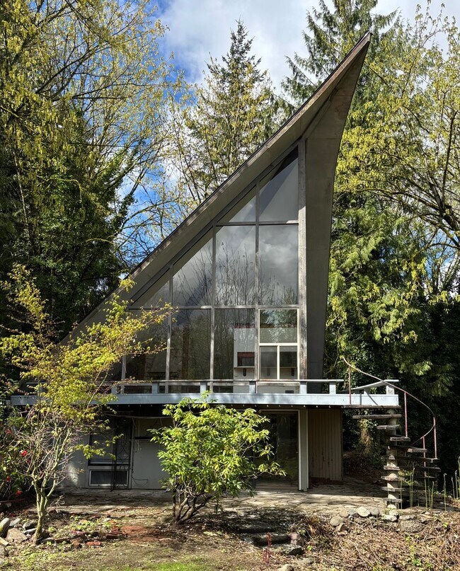 Foto del edificio - 2 Bed / 2 Bath Lakeview Bellevue cottage $3,295/month