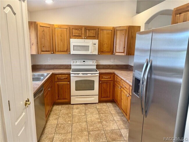Foto del edificio - 5768 N Summerfield Point