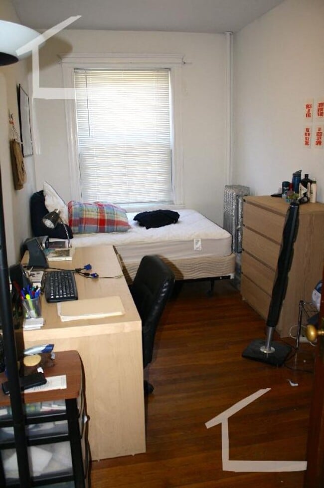 Photo - Nicely renovated 4 bed unit near BU and the Green Line. House